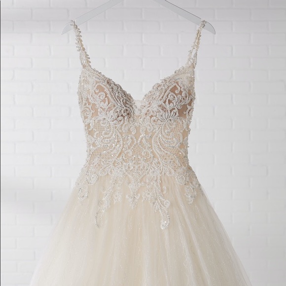 ***SOLD*** Maggie Sottero Wedding Dress - Picture 7 of 8